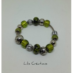 Bracelet en perles vertes...