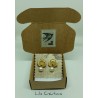 Coffret avec puces d'oreilles  fleurs dorées, strass et perles japonaises