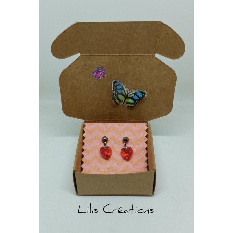 Coffret avec puces d'oreilles  cœurs roses en cristal