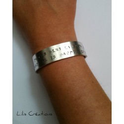 Bracelet gravé à la main entièrement personnalisé sur demande