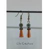 Boucles d'oreilles bronze "Fleur bleue" perle cône en verre orange et perle fleur bleu en verre tchèque